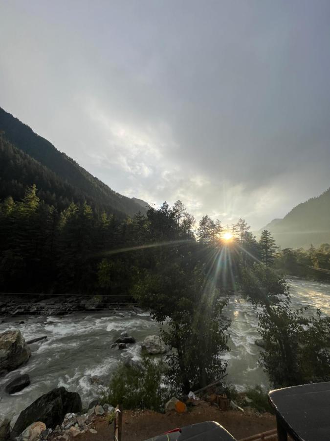 Shanti Cafe & Hostels Kasol Exteriör bild