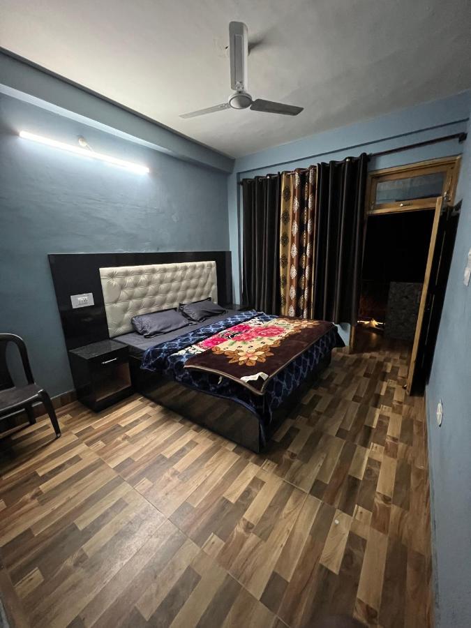 Shanti Cafe & Hostels Kasol Exteriör bild