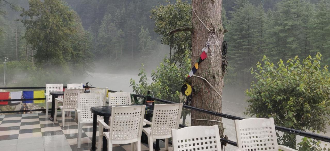 Shanti Cafe & Hostels Kasol Exteriör bild