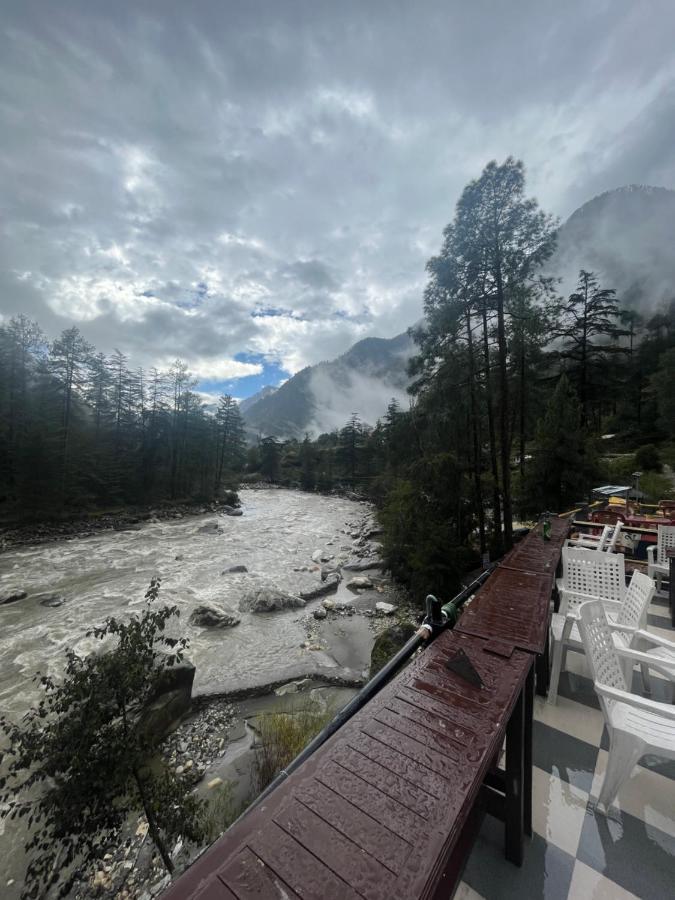 Shanti Cafe & Hostels Kasol Exteriör bild