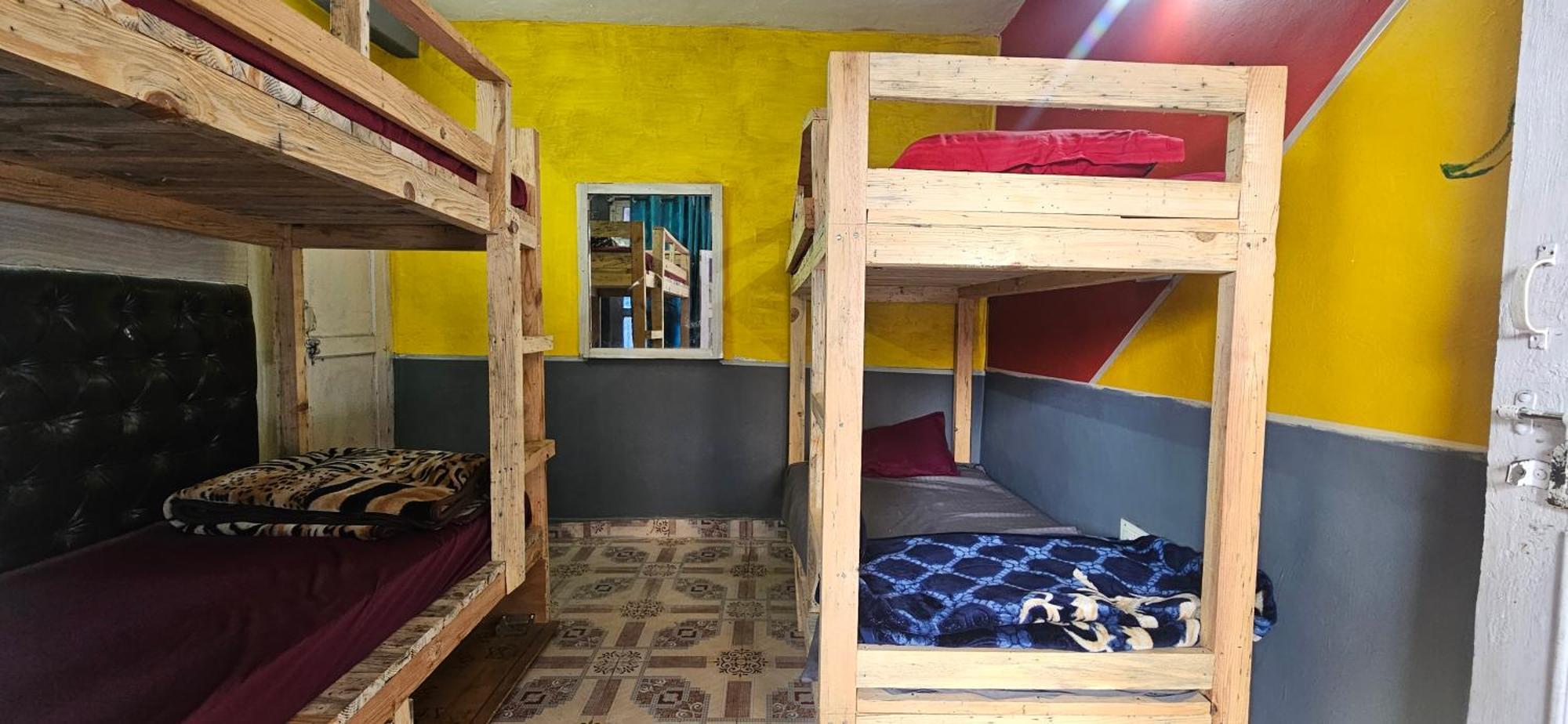 Shanti Cafe & Hostels Kasol Exteriör bild