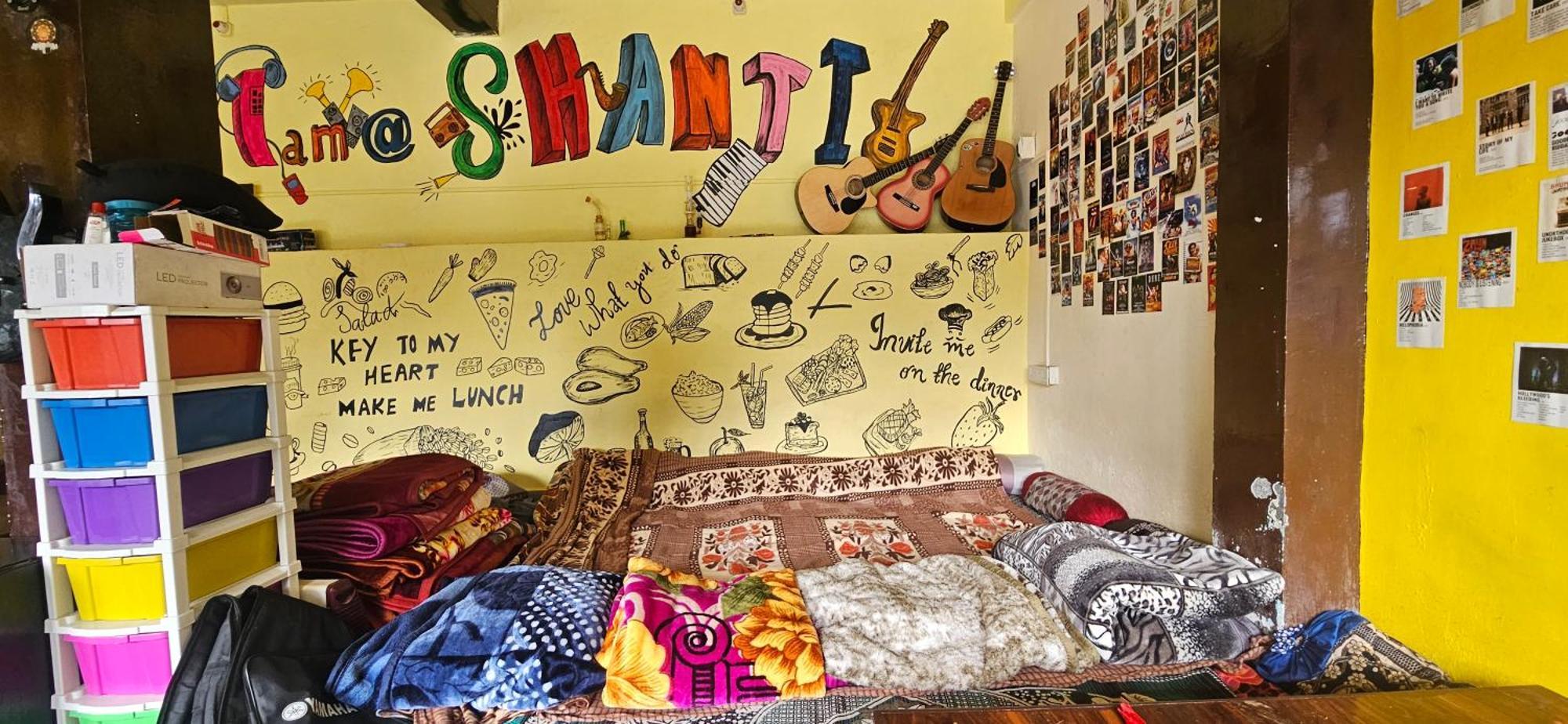Shanti Cafe & Hostels Kasol Exteriör bild
