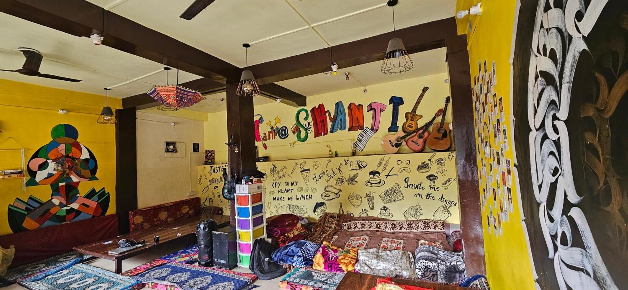 Shanti Cafe & Hostels Kasol Exteriör bild