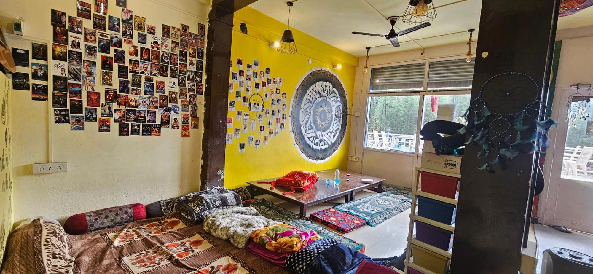 Shanti Cafe & Hostels Kasol Exteriör bild